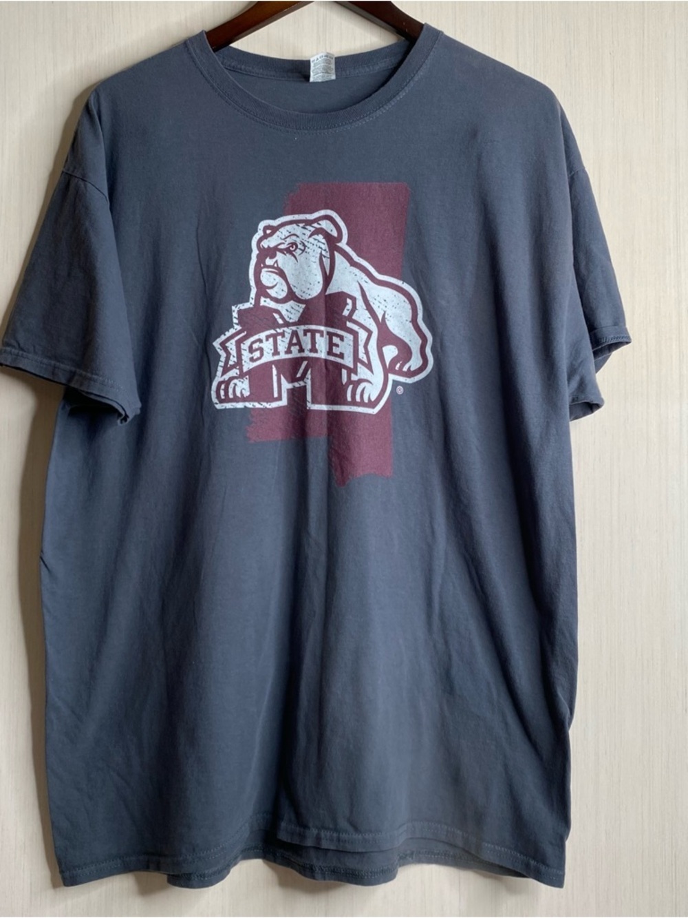 Unbranded Mississippi State Bulldog Short Sleeve Distressed Logo T-Shirt XL